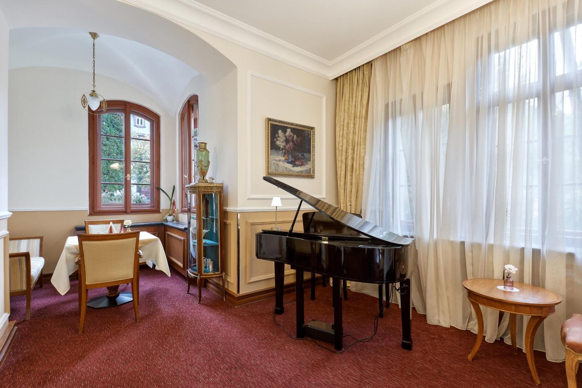 Spa Hotel Villa Ritter Κάρλοβι Βάρι Εξωτερικό φωτογραφία