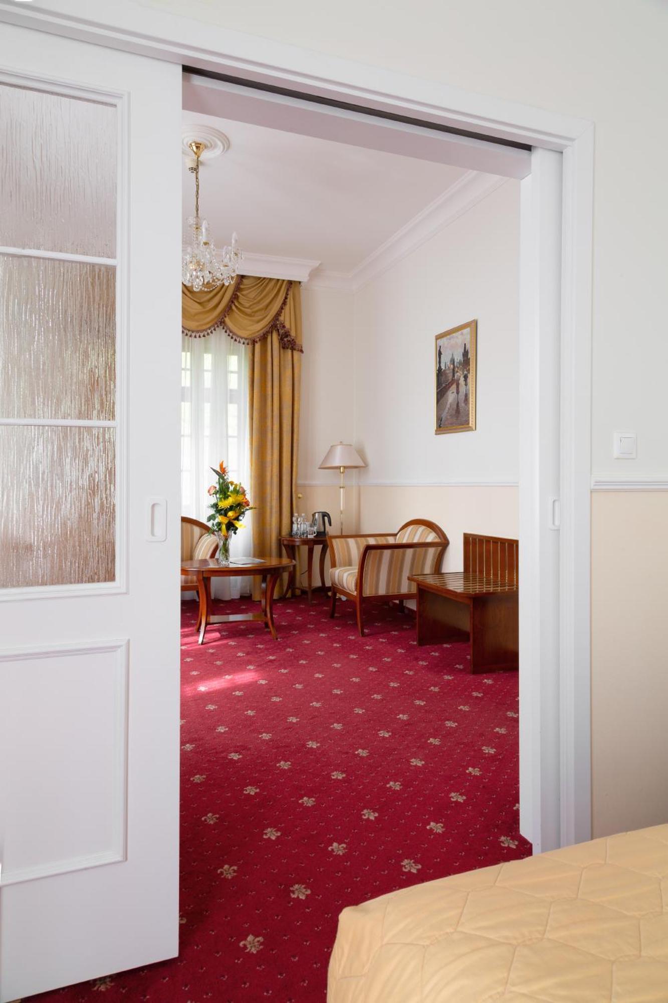 Spa Hotel Villa Ritter Κάρλοβι Βάρι Εξωτερικό φωτογραφία